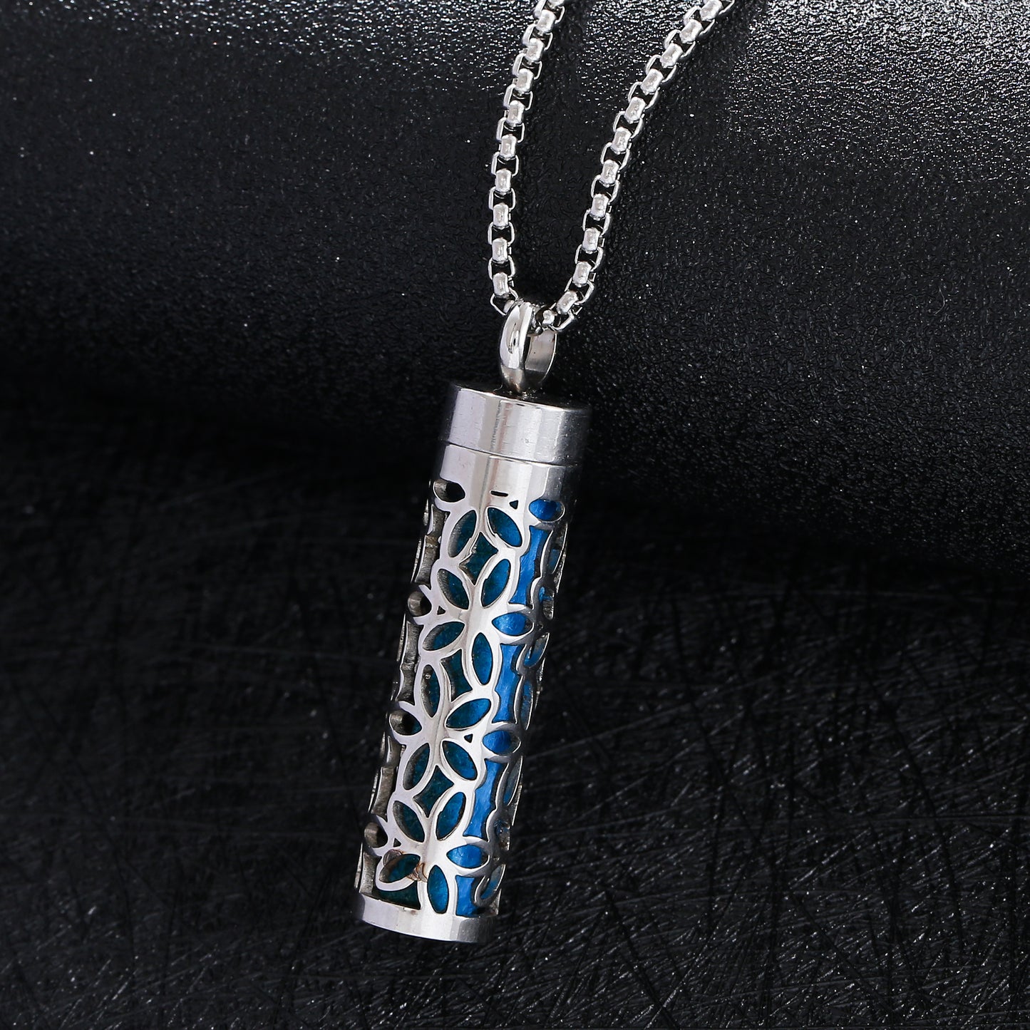 Essence Pendant