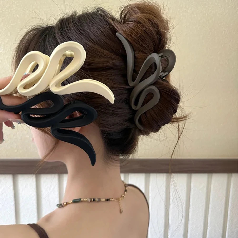 Wave Claw Hair Clip