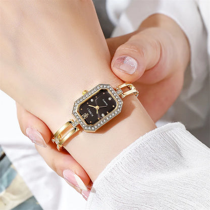 Gold Women’s Quartz Watch with Slim Bracelet – Quartz Elegance