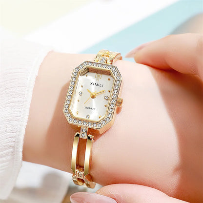 Gold Women’s Quartz Watch with Slim Bracelet – Quartz Elegance